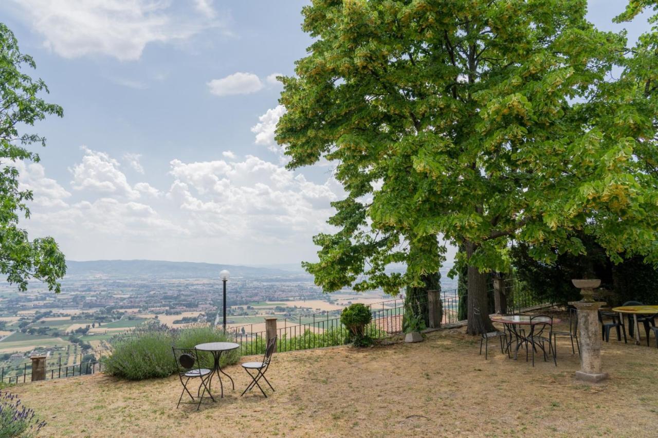 Residenza Messer Pajola Assisi Bagian luar foto