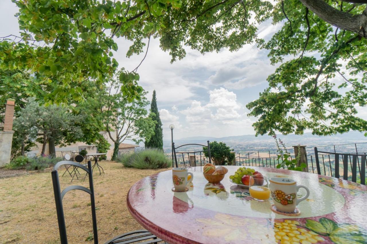 Residenza Messer Pajola Assisi Bagian luar foto